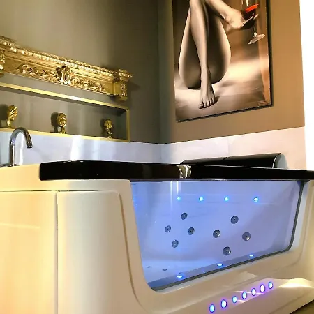 Un Des Sens, Vue Port, Sauna Et