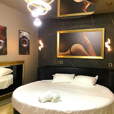 Un Des Sens, Vue Port, Sauna Et